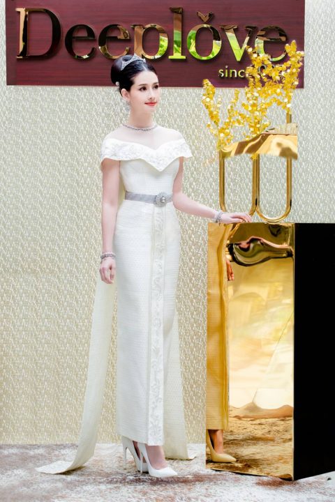 Deeplove Wedding Studio | ดีพเลิฟ ชุดเจ้าสาวมินิมอล, ชุดเจ้าสาว, ชุดเจ้าบ่าว, ชุดไทยแต่งงาน , ชุดไทยเจ้าสาว โดยเฉพาะ