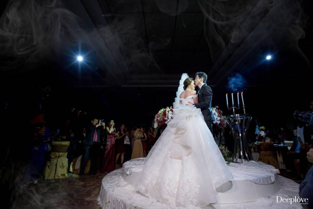 Deeplove Wedding Studio | ดีพเลิฟ ชุดเจ้าสาวมินิมอล, ชุดเจ้าสาว, ชุดเจ้าบ่าว, ชุดไทยแต่งงาน , ชุดไทยเจ้าสาว โดยเฉพาะ