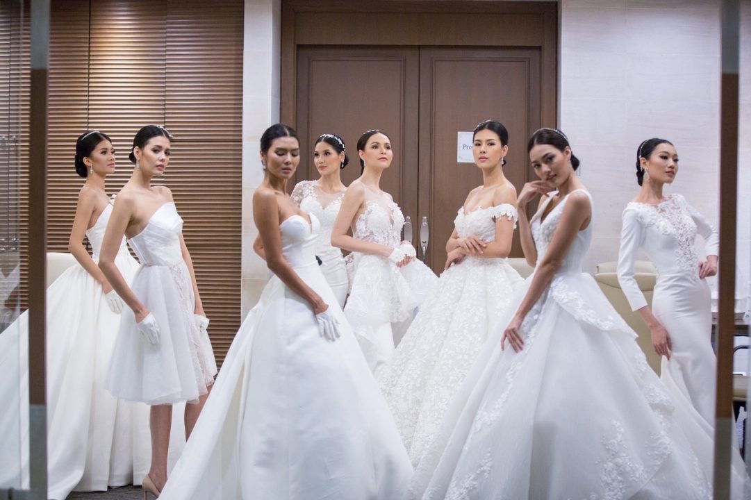 Deeplove Wedding Studio | ดีพเลิฟ ชุดเจ้าสาวมินิมอล, ชุดเจ้าสาว, ชุดเจ้าบ่าว, ชุดไทยแต่งงาน , ชุดไทยเจ้าสาว โดยเฉพาะ