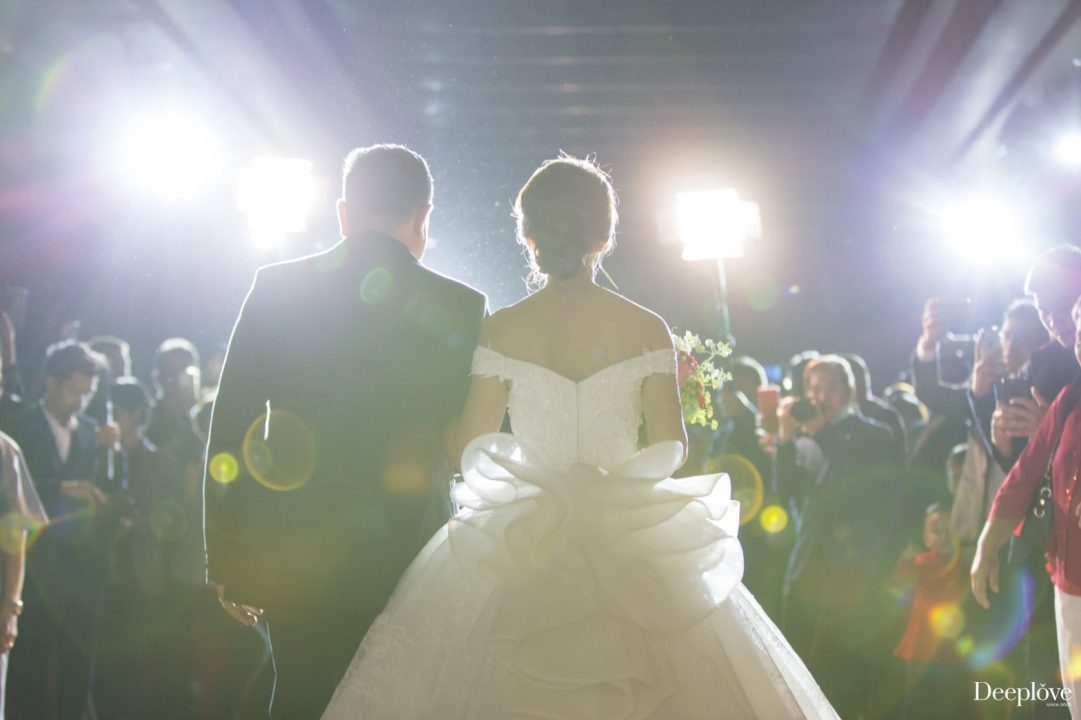 Deeplove Wedding Studio | ดีพเลิฟ ชุดเจ้าสาวมินิมอล, ชุดเจ้าสาว, ชุดเจ้าบ่าว, ชุดไทยแต่งงาน , ชุดไทยเจ้าสาว โดยเฉพาะ