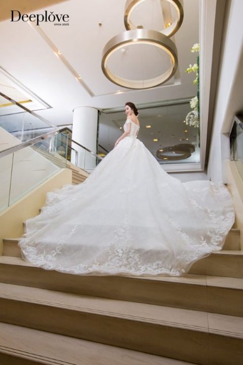Deeplove Wedding Studio | ดีพเลิฟ ชุดเจ้าสาวมินิมอล, ชุดเจ้าสาว, ชุดเจ้าบ่าว, ชุดไทยแต่งงาน , ชุดไทยเจ้าสาว โดยเฉพาะ