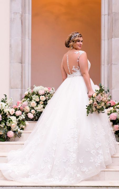 ชุดแต่งงานเจ้าสาว plus size