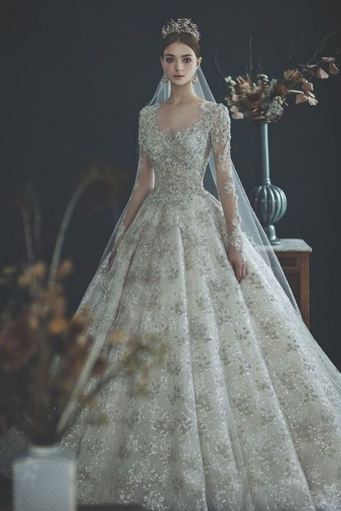 ชุดแต่งงานในโบสต์