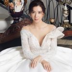 เผยความงามสะพรั่งของเจ้าสาว ด้วยชุดแต่งงาน Long-sleeve Princess