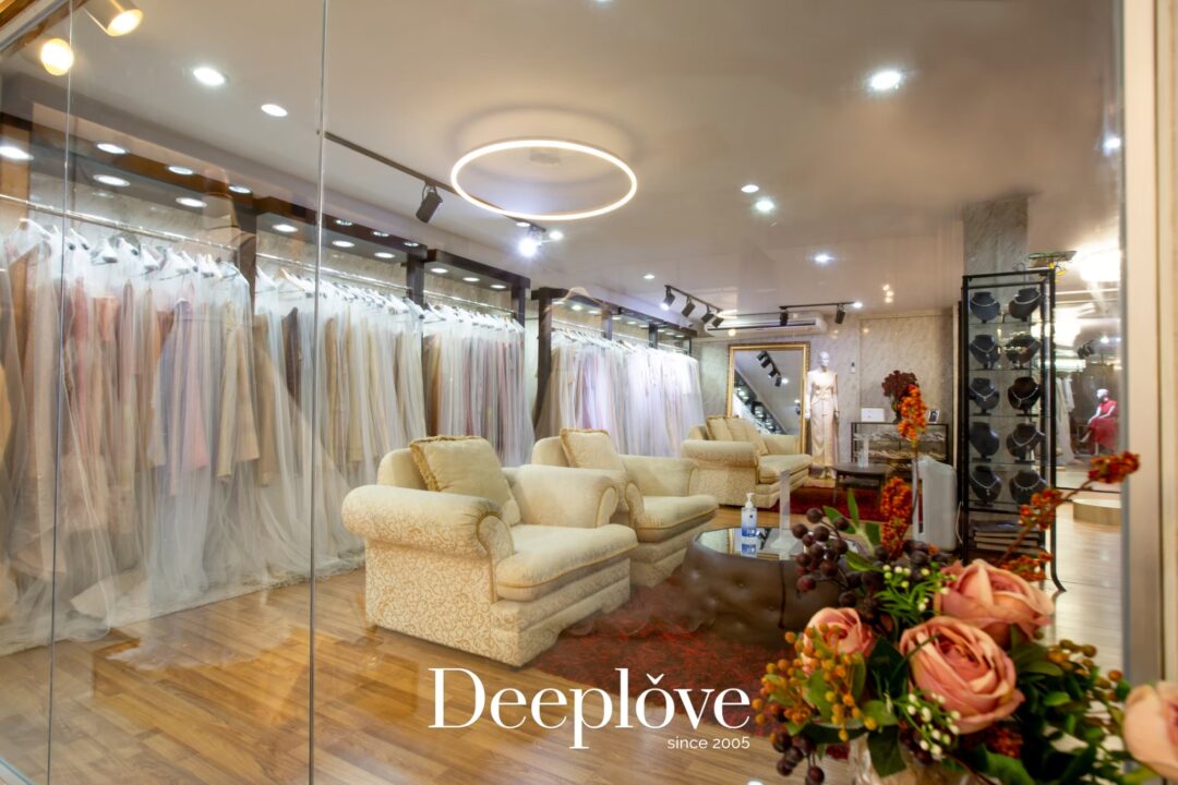 Deeplove Wedding Studio | ดีพเลิฟ ชุดเจ้าสาวมินิมอล, ชุดเจ้าสาว, ชุดเจ้าบ่าว, ชุดไทยแต่งงาน , ชุดไทยเจ้าสาว โดยเฉพาะ