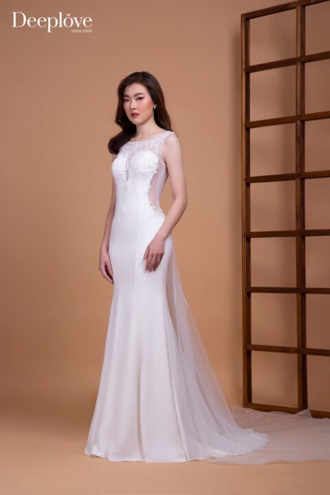 The perfect minimalist wedding dress for the modern bride.