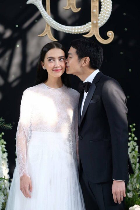 ส่องชุดไทยมินิมอลของคนดังในวงการบันเทิงไทย ชุดไทยแสนเรียบง่ายแต่ไม่ธรรมดา