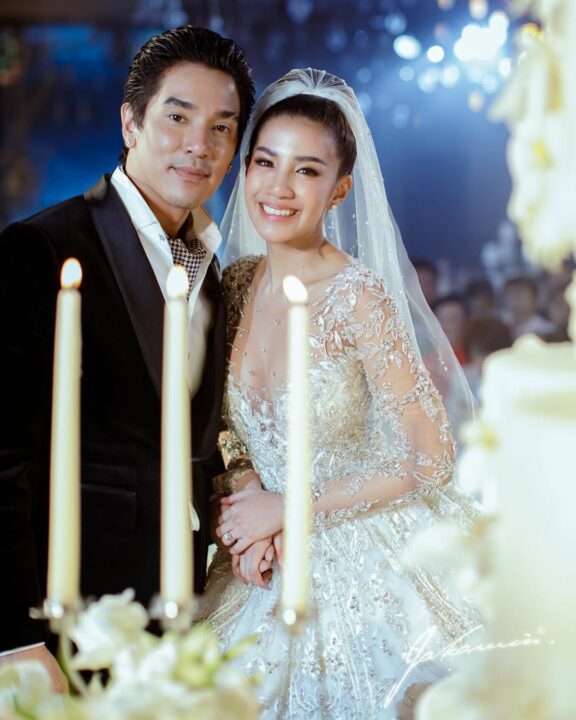 ส่องชุดไทยมินิมอลของคนดังในวงการบันเทิงไทย ชุดไทยแสนเรียบง่ายแต่ไม่ธรรมดา