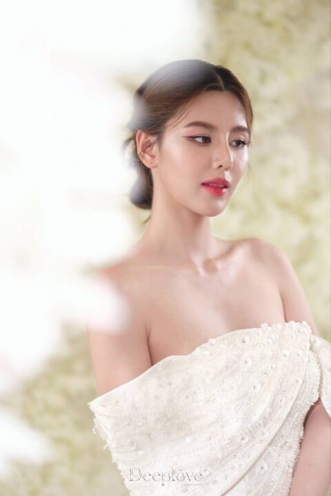 ชุดแต่งงานลูกไม้