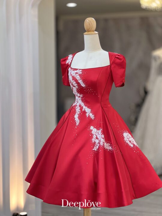 เลือกชุดยกน้ำชายังไง ให้สวยเป๊ะ พร้อมแชร์ไอเดียชุดยกน้ำชาสวยๆ ในพิธีหมั้นแบบจีน
