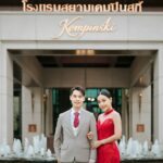 เลือกชุดยกน้ำชายังไง ให้สวยเป๊ะ พร้อมแชร์ไอเดียชุดยกน้ำชาสวยๆ ในพิธีหมั้นแบบจีน