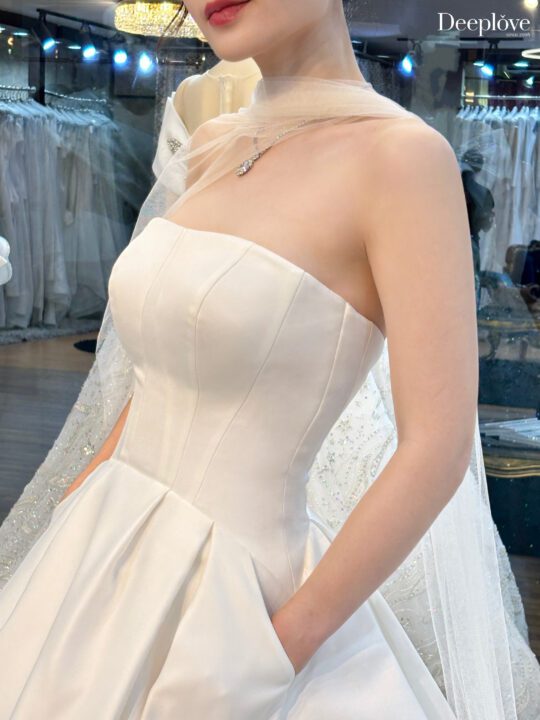 Deeplove Wedding Studio | ดีพเลิฟ ชุดเจ้าสาวมินิมอล, ชุดเจ้าสาว, ชุดเจ้าบ่าว, ชุดไทยแต่งงาน , ชุดไทยเจ้าสาว โดยเฉพาะ