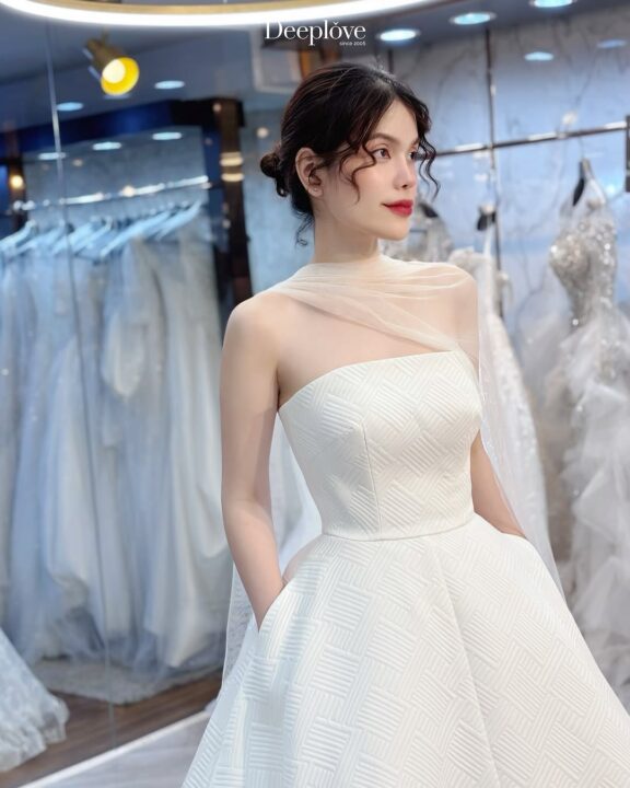 Deeplove Wedding Studio | ดีพเลิฟ ชุดเจ้าสาวมินิมอล, ชุดเจ้าสาว, ชุดเจ้าบ่าว, ชุดไทยแต่งงาน , ชุดไทยเจ้าสาว โดยเฉพาะ