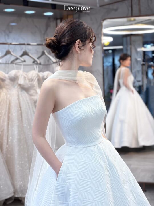 Deeplove Wedding Studio | ดีพเลิฟ ชุดเจ้าสาวมินิมอล, ชุดเจ้าสาว, ชุดเจ้าบ่าว, ชุดไทยแต่งงาน , ชุดไทยเจ้าสาว โดยเฉพาะ