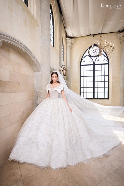 Deeplove Wedding Studio | ดีพเลิฟ ชุดเจ้าสาวมินิมอล, ชุดเจ้าสาว, ชุดเจ้าบ่าว, ชุดไทยแต่งงาน , ชุดไทยเจ้าสาว โดยเฉพาะ