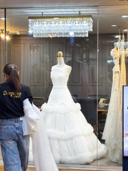 Deeplove Wedding Studio | ดีพเลิฟ ชุดเจ้าสาวมินิมอล, ชุดเจ้าสาว, ชุดเจ้าบ่าว, ชุดไทยแต่งงาน , ชุดไทยเจ้าสาว โดยเฉพาะ