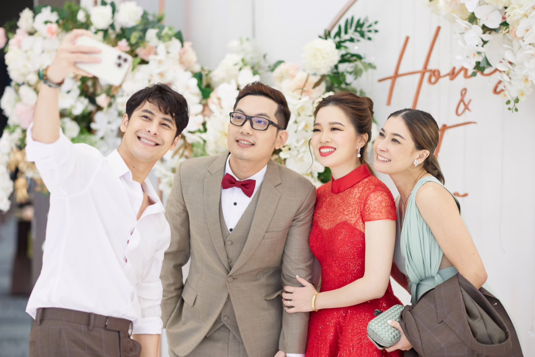 Deeplove Wedding Studio | ดีพเลิฟ ชุดเจ้าสาวมินิมอล, ชุดเจ้าสาว, ชุดเจ้าบ่าว, ชุดไทยแต่งงาน , ชุดไทยเจ้าสาว โดยเฉพาะ
