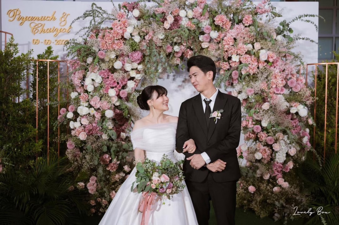 Deeplove Wedding Studio | ดีพเลิฟ ชุดเจ้าสาวมินิมอล, ชุดเจ้าสาว, ชุดเจ้าบ่าว, ชุดไทยแต่งงาน , ชุดไทยเจ้าสาว โดยเฉพาะ