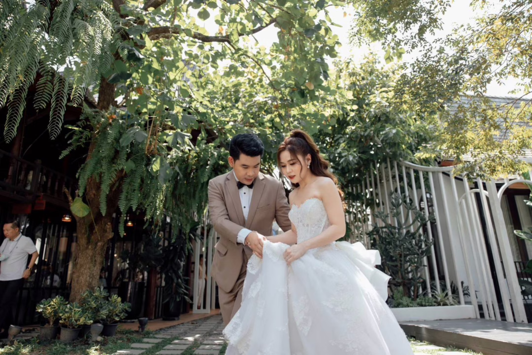 Deeplove Wedding Studio | ดีพเลิฟ ชุดเจ้าสาวมินิมอล, ชุดเจ้าสาว, ชุดเจ้าบ่าว, ชุดไทยแต่งงาน , ชุดไทยเจ้าสาว โดยเฉพาะ