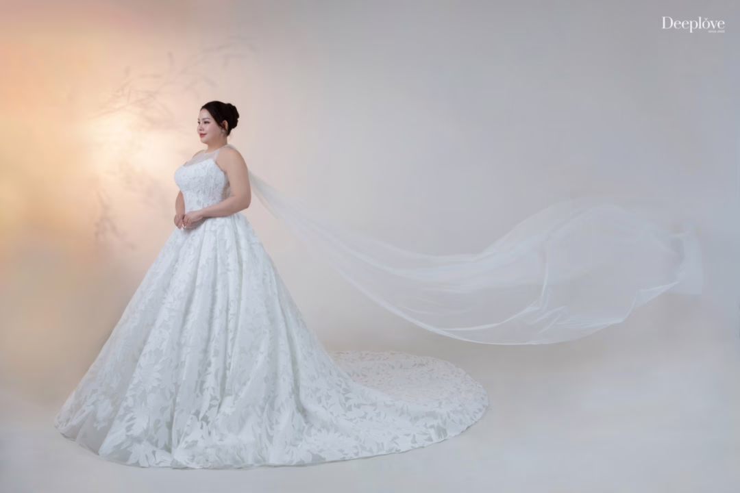 Deeplove Wedding Studio | ดีพเลิฟ ชุดเจ้าสาวมินิมอล, ชุดเจ้าสาว, ชุดเจ้าบ่าว, ชุดไทยแต่งงาน , ชุดไทยเจ้าสาว โดยเฉพาะ