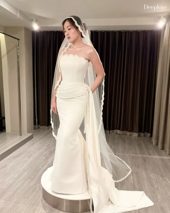 ชุดเจ้าสาวทรงเข้ารูป