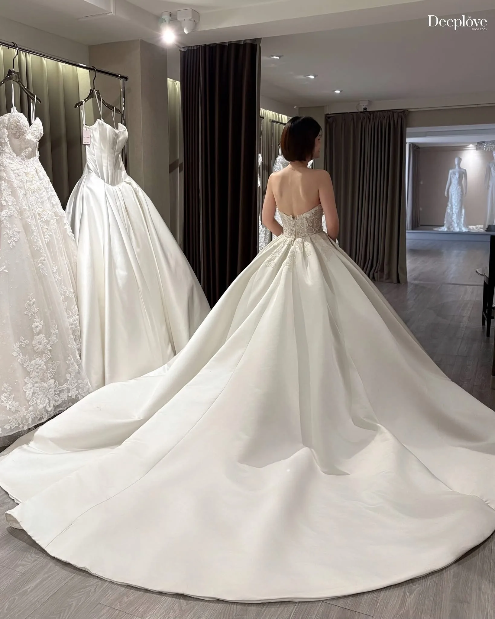 ชุดเจ้าสาวทรงบอลแกวผ้าไหมมิคาโด้สี ivory - Image 3