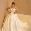 ชุดแต่งงาน 𝗣𝗹𝘂𝘀𝘀𝗶𝘇𝗲